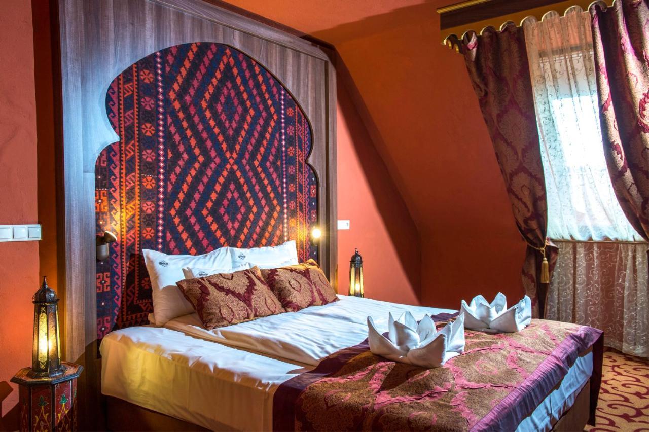 Meses Shiraz Hotel Superior-Adults Only เอ็กแกร์ซาโลก ภายนอก รูปภาพ
