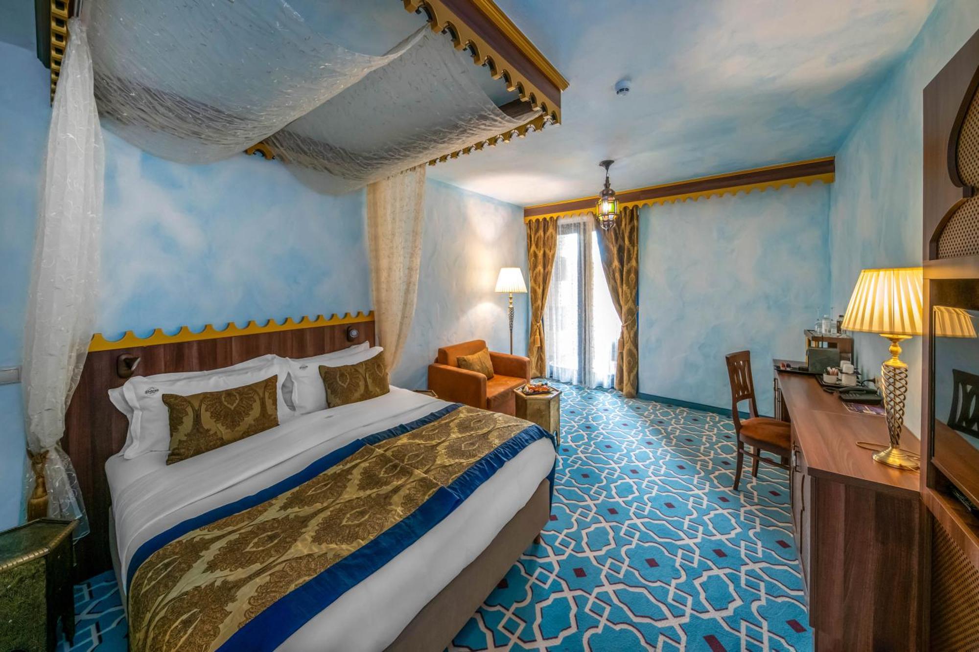 Meses Shiraz Hotel Superior-Adults Only เอ็กแกร์ซาโลก ภายนอก รูปภาพ